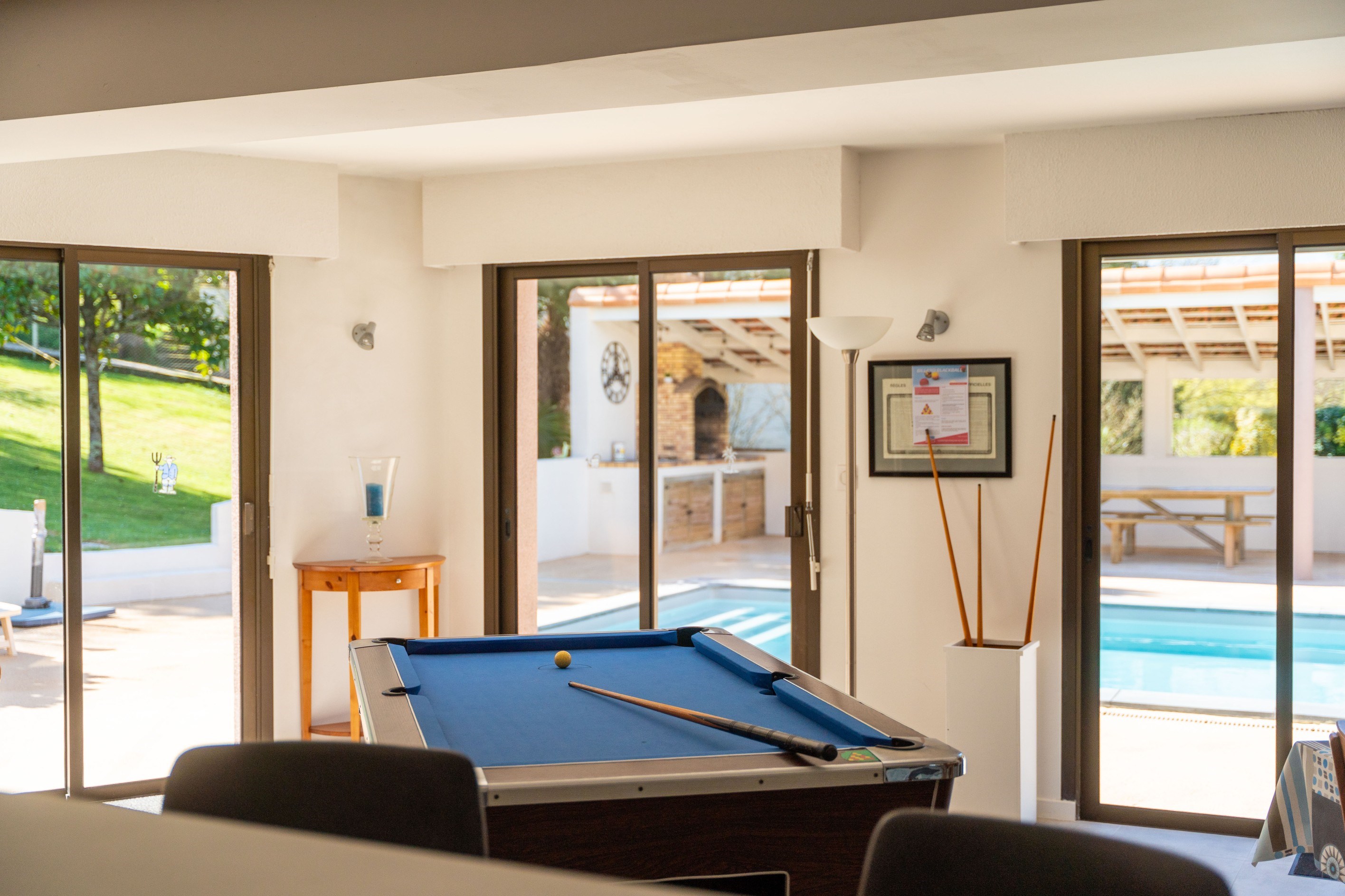  ELEGANT FAMILY VILLA WITH POOL AND LARGE GROUNDS JUST STEPS FROM NAUZAN BEACH - 物件實景