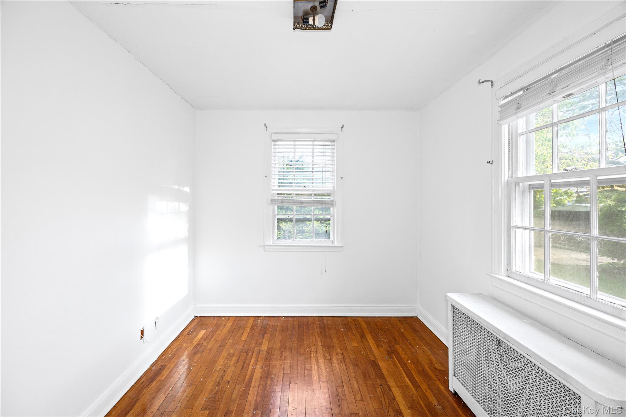 Uniondale, New York, 11553, United States, 4 Bedrooms Bedrooms, ,3 BathroomsBathrooms,Residential,For Sale,2049271