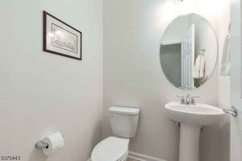 Florham Park Boro, New Jersey, 07932, United States, 2 Bedrooms Bedrooms, ,3 BathroomsBathrooms,Residential,For Sale,1917445