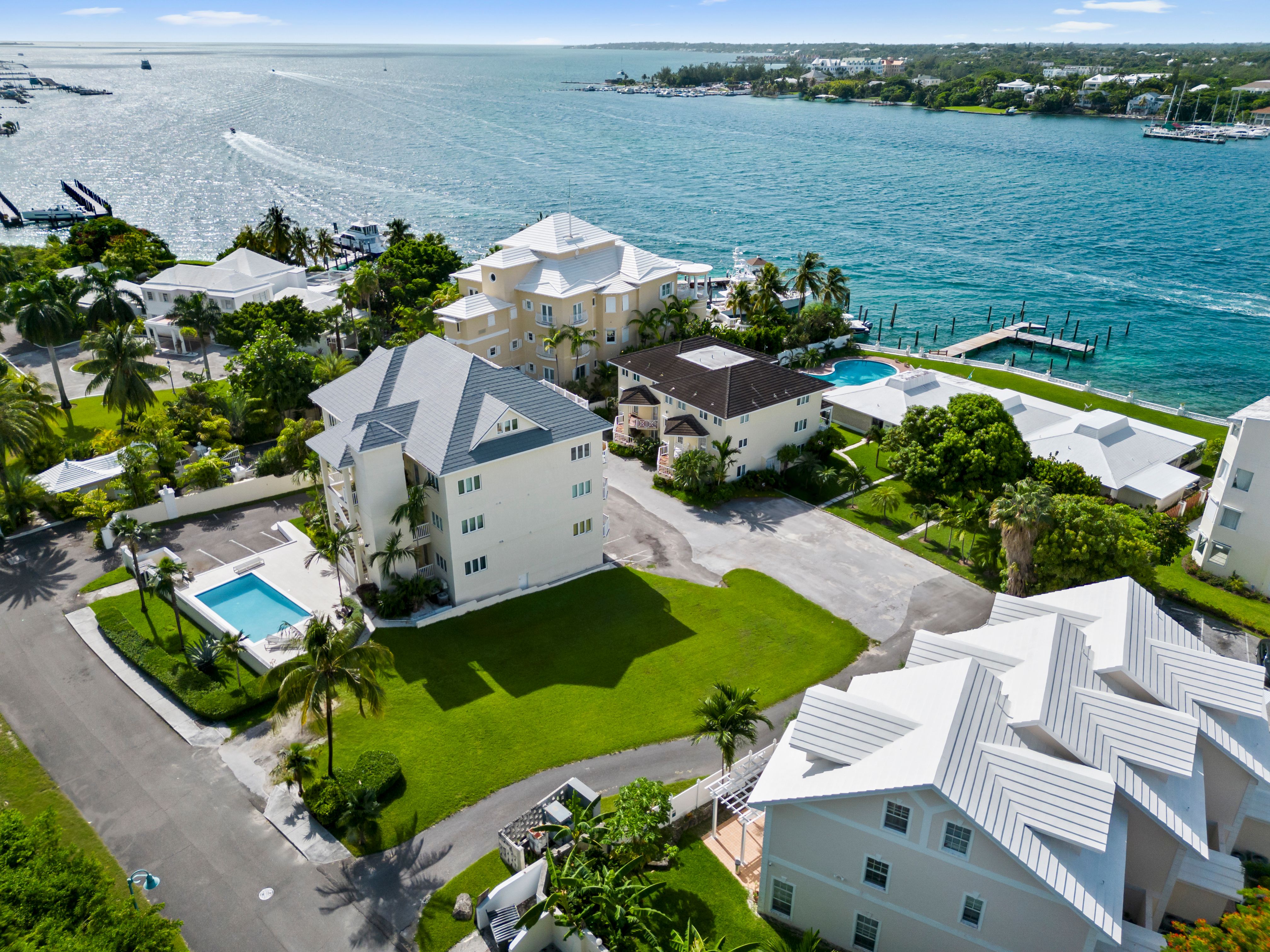  Harbour Colony Multifamily Lot - 物件實景