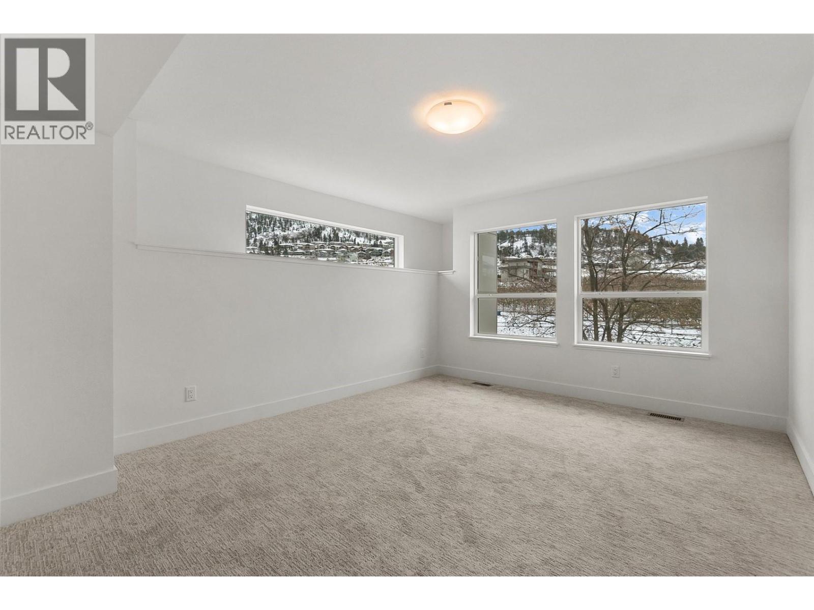 KELOWNA, British Columbia, V1V 2E6, CA, 4 Bedrooms Bedrooms, ,3 BathroomsBathrooms,Residential,For Sale,1960761