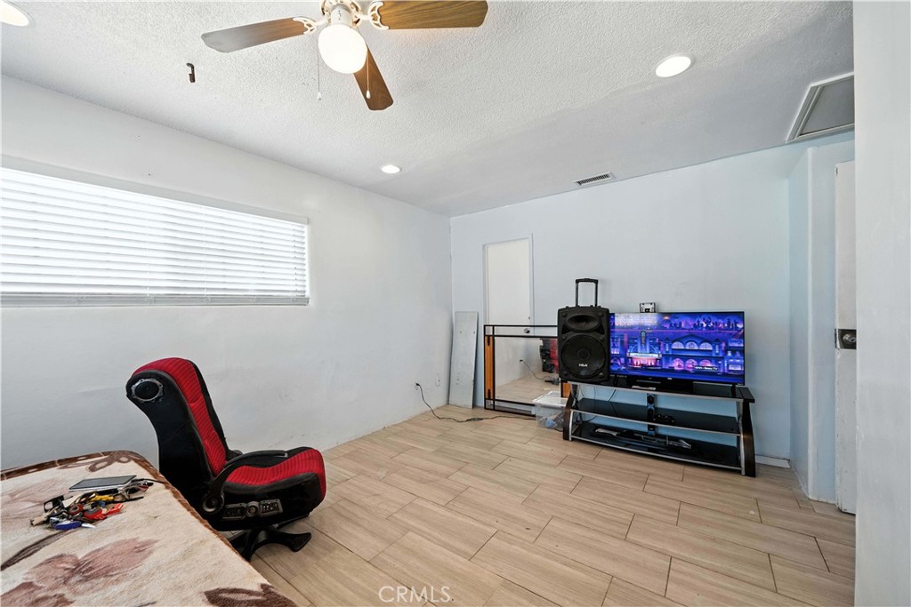 Perris, California, 92570, United States, 4 Bedrooms Bedrooms, ,2 BathroomsBathrooms,Residential,For Sale,1974911