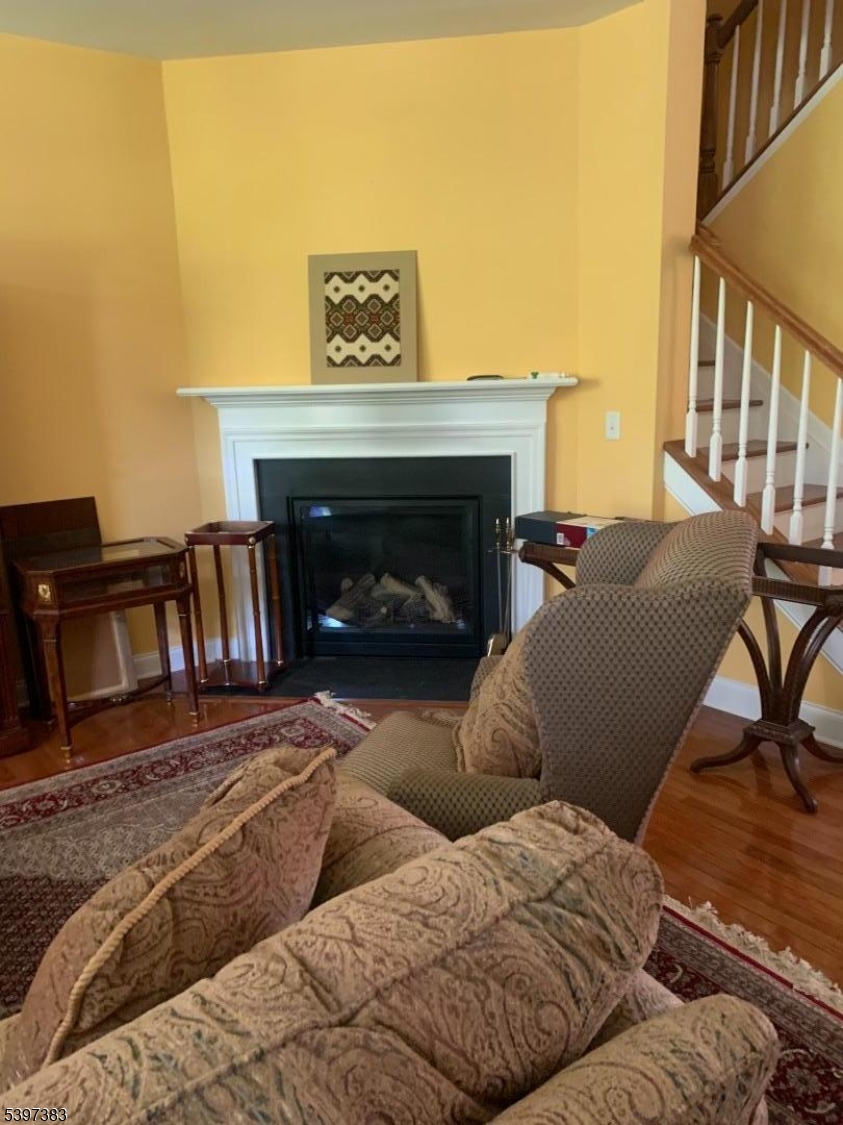 Allamuchy Twp., New Jersey, 07840, United States, 3 Bedrooms Bedrooms, ,3 BathroomsBathrooms,Residential,For Sale,1993571