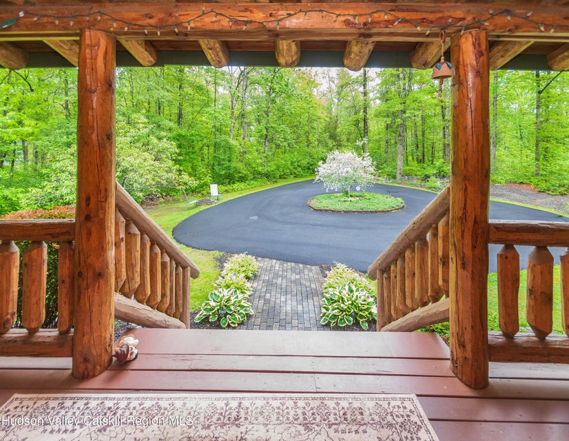 New Paltz, New York, 12561, United States, 3 Bedrooms Bedrooms, ,3 BathroomsBathrooms,Residential,For Sale,1873617