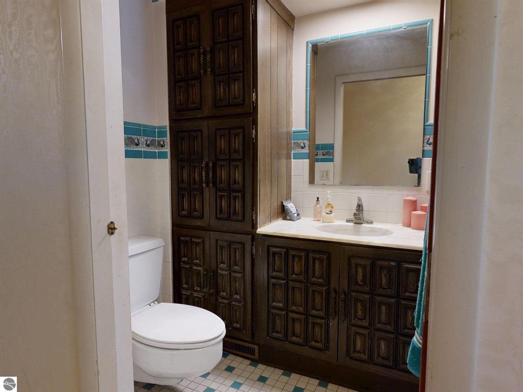 Lake Isabella, Michigan, 48893, United States, 3 Bedrooms Bedrooms, ,6 BathroomsBathrooms,Residential,For Sale,1903716