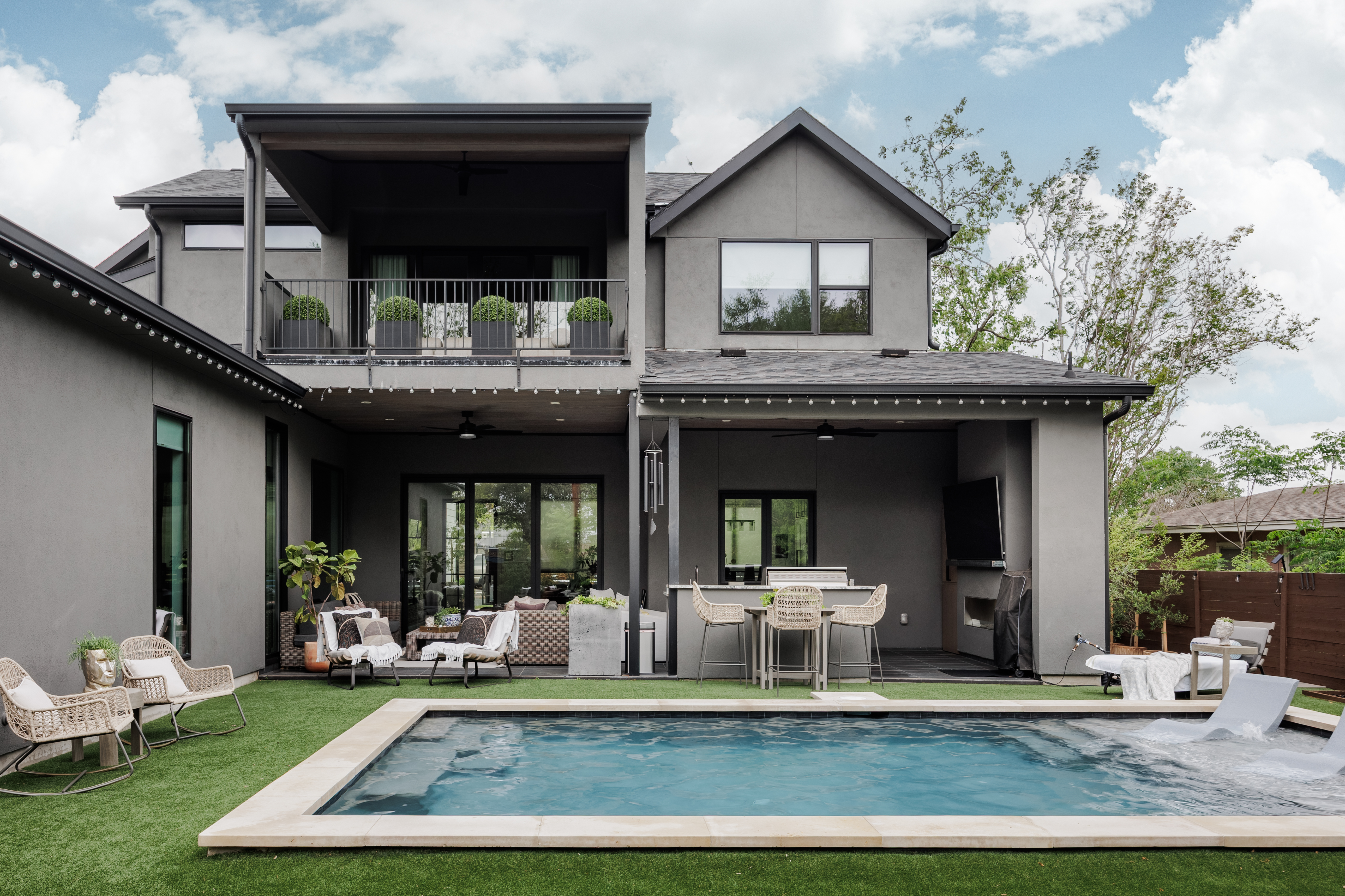  Sophisticated Barton Hills Home Balancing Lively Entertaining with Quiet Retreat - 物件實景