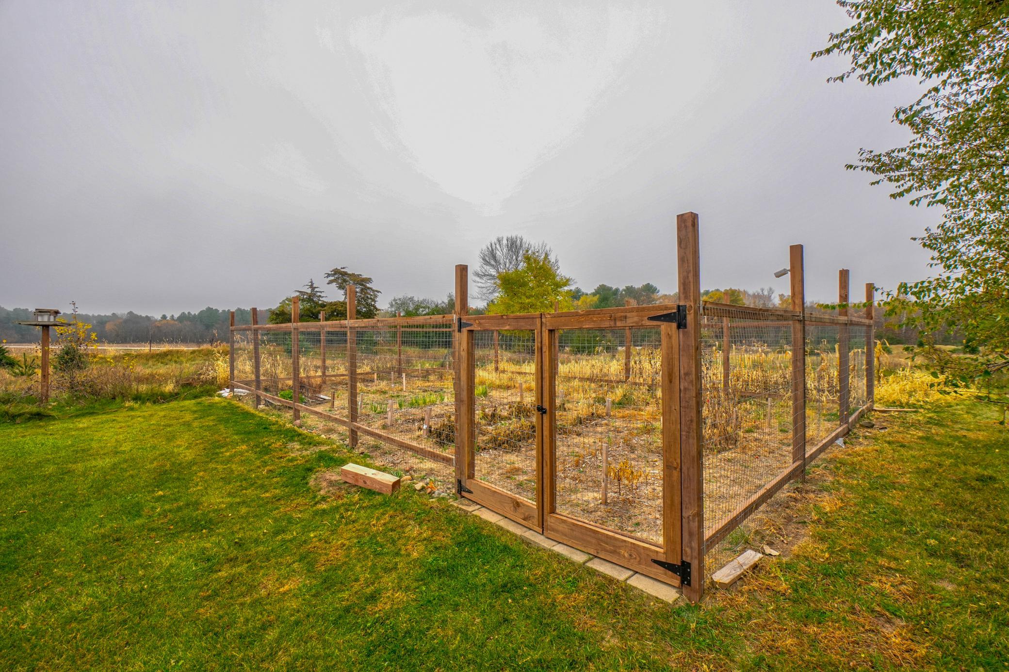 Saint Joseph Twp, Wisconsin, 54017, United States, 4 Bedrooms Bedrooms, ,4 BathroomsBathrooms,Residential,For Sale,1989036