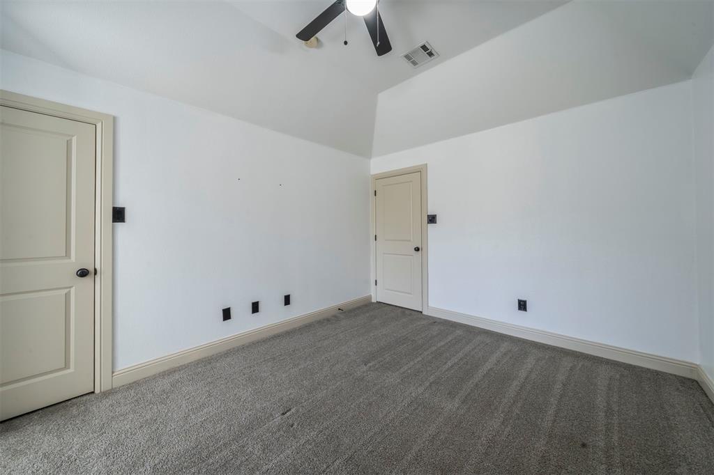 Arlington, Texas, 76017, United States, 4 Bedrooms Bedrooms, ,5 BathroomsBathrooms,Residential,For Sale,1982426