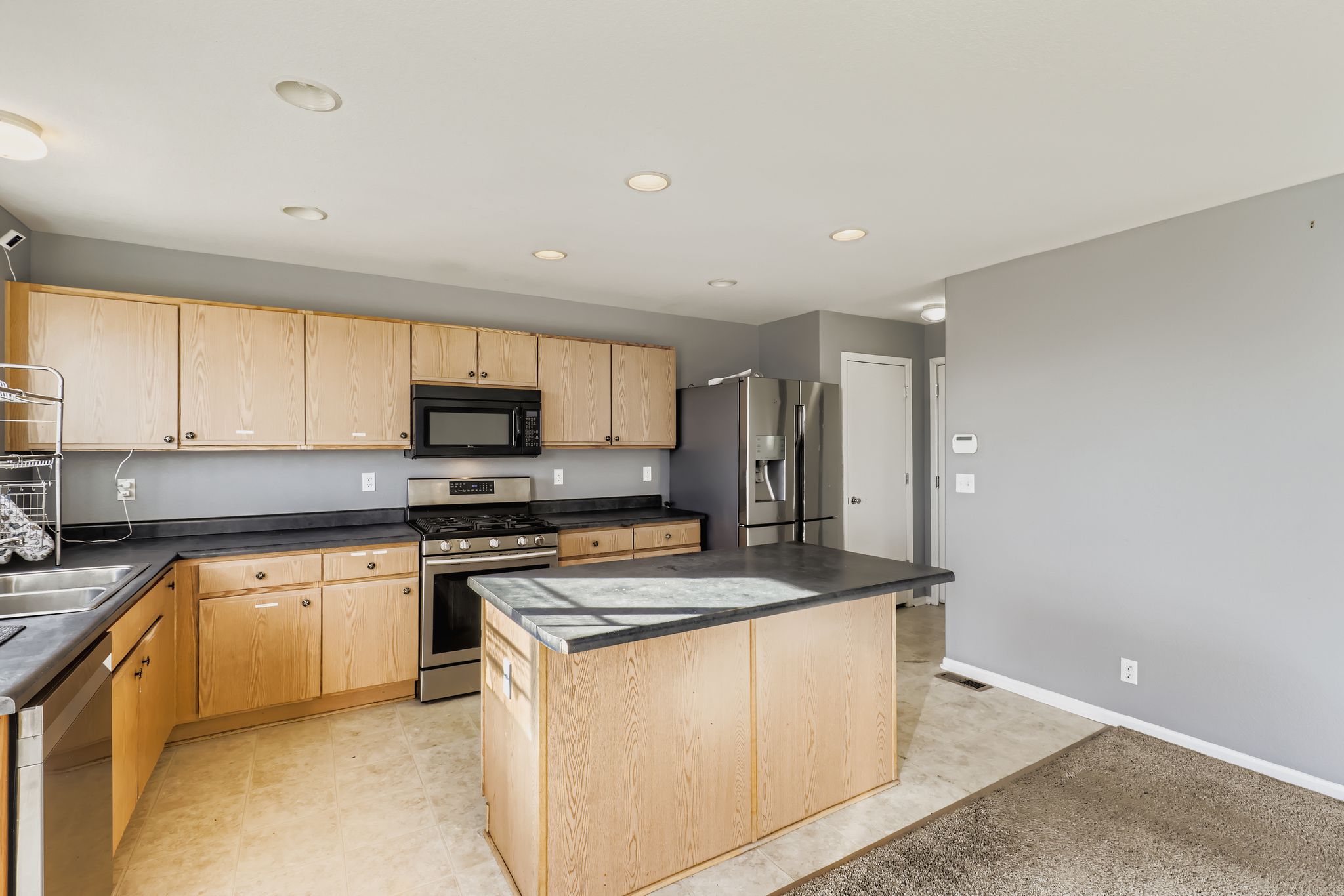 Denver, Colorado, 80239, United States, 4 Bedrooms Bedrooms, ,3 BathroomsBathrooms,Residential,For Sale,2010016