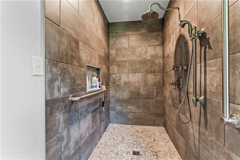 Scenery Hill, Pennsylvania, 15360, United States, 4 Bedrooms Bedrooms, ,5 BathroomsBathrooms,Residential,For Sale,1909727