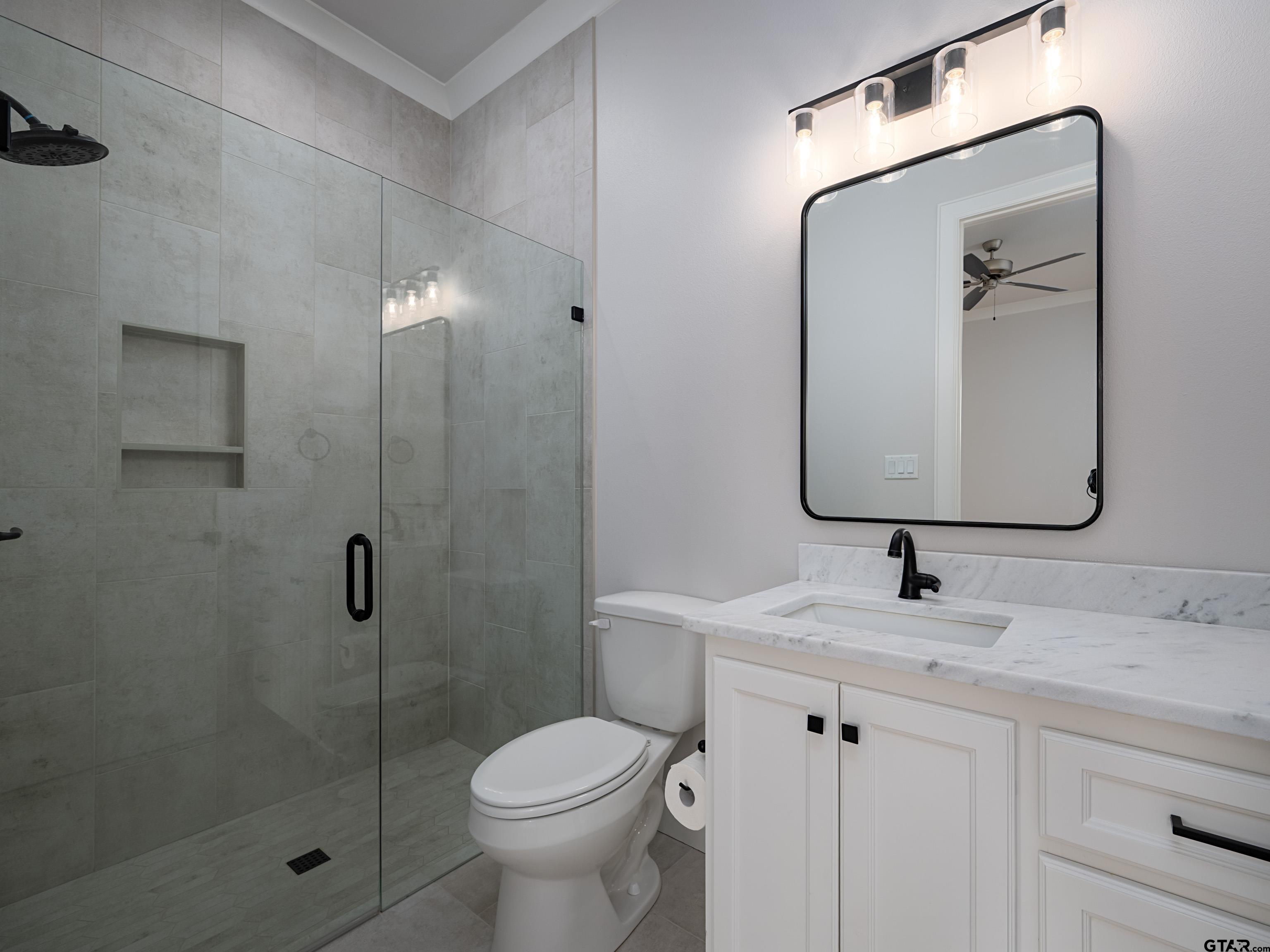 Tyler, Texas, 75703, United States, 3 Bedrooms Bedrooms, ,3 BathroomsBathrooms,Residential,For Sale,1985423