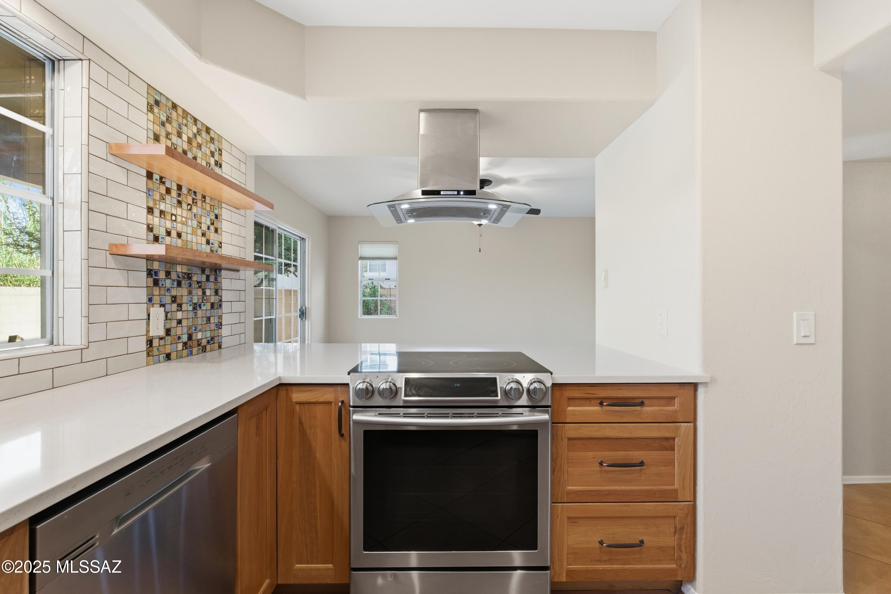 Tucson, Arizona, 85712, United States, 4 Bedrooms Bedrooms, ,3 BathroomsBathrooms,Residential,For Sale,1989179