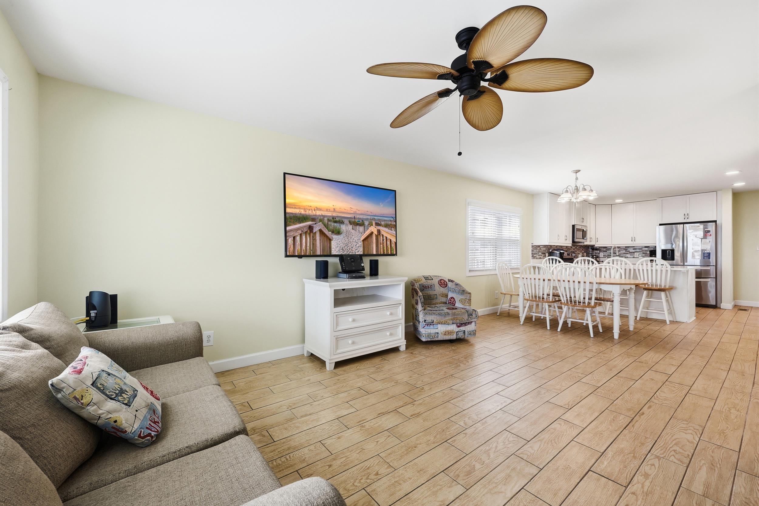 North Myrtle Beach, South Carolina, 29582, United States, 6 Bedrooms Bedrooms, ,4 BathroomsBathrooms,Residential,For Sale,2011670