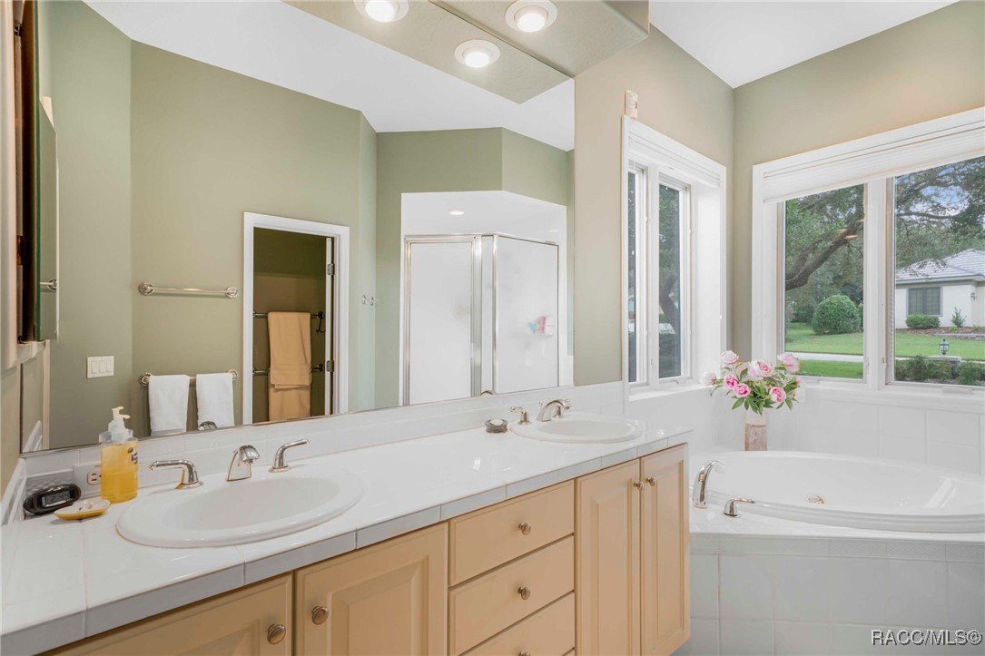 Lecanto, Florida, 34461, United States, 4 Bedrooms Bedrooms, ,3 BathroomsBathrooms,Residential,For Sale,1979266