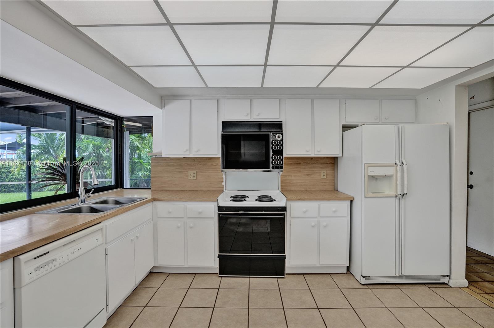 Cutler Bay, Florida, 33189, United States, 3 Bedrooms Bedrooms, ,2 BathroomsBathrooms,Residential,For Sale,1941655