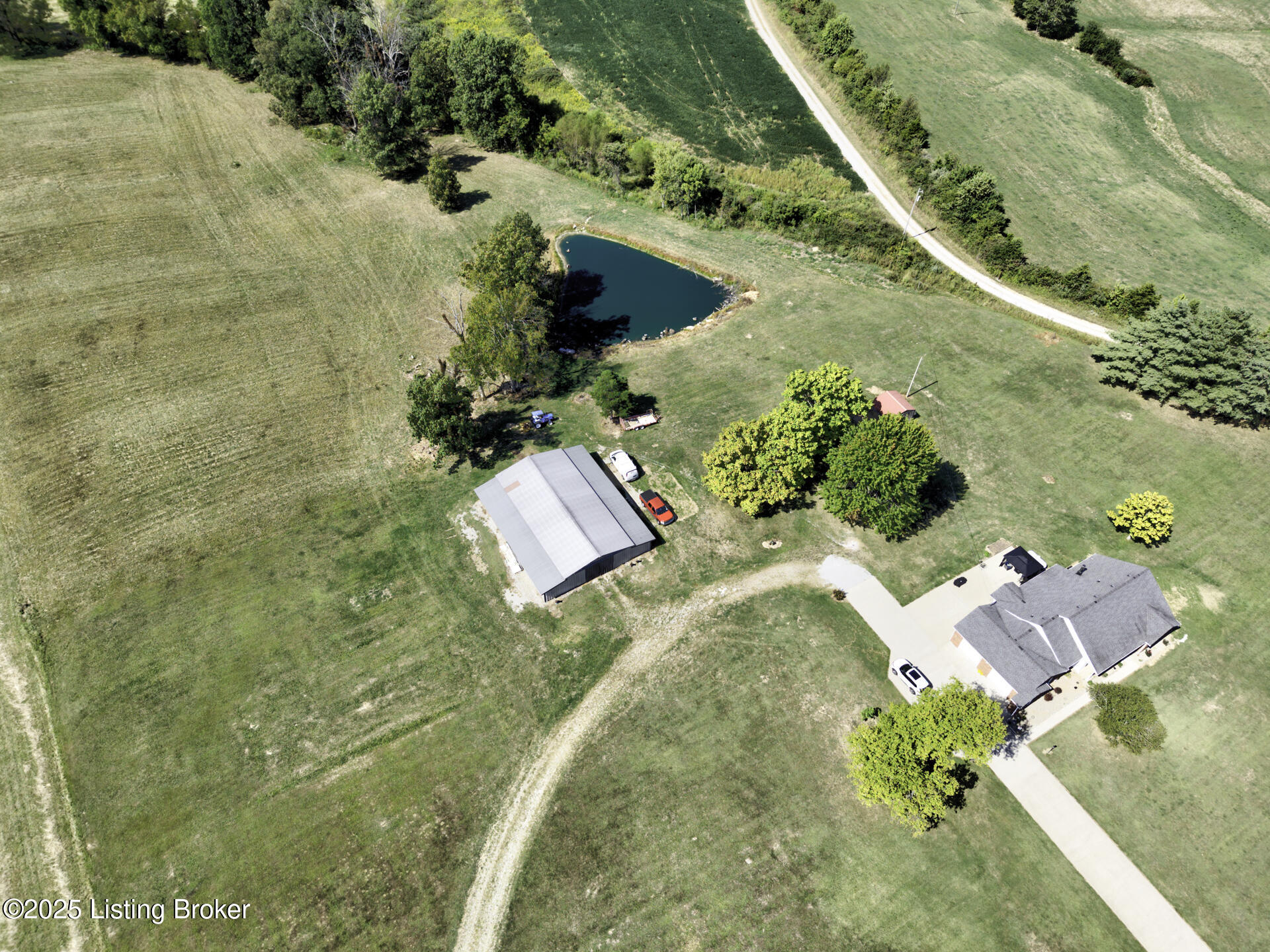 Bloomfield, Kentucky, 40008, United States, 3 Bedrooms Bedrooms, ,3 BathroomsBathrooms,Residential,For Sale,2000551