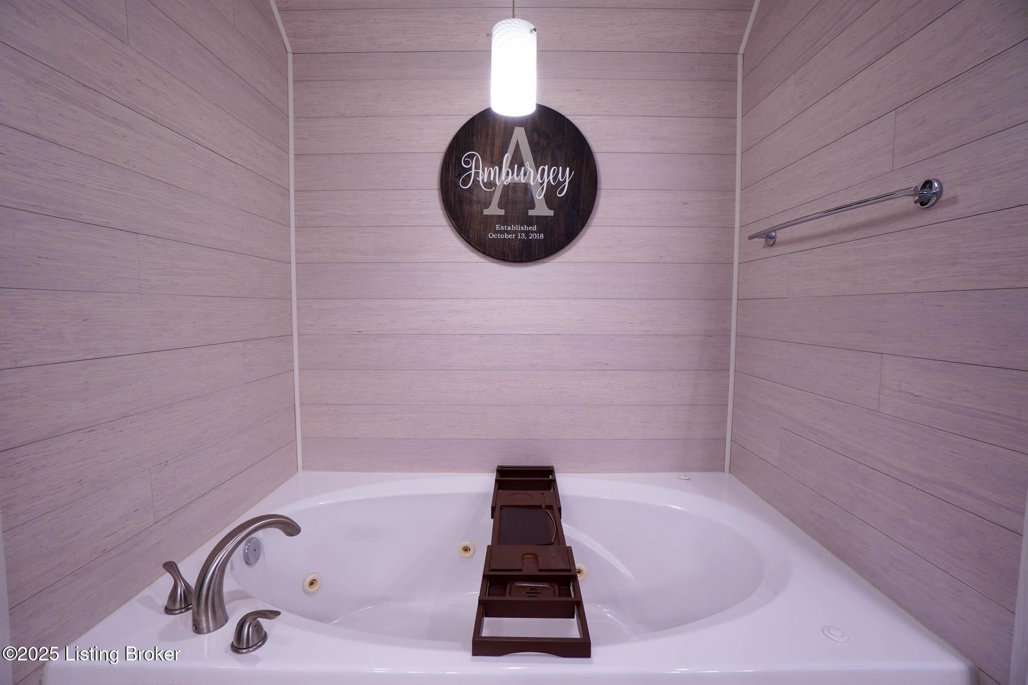 Louisville, Kentucky, 40299, United States, 3 Bedrooms Bedrooms, ,4 BathroomsBathrooms,Residential,For Sale,2000684