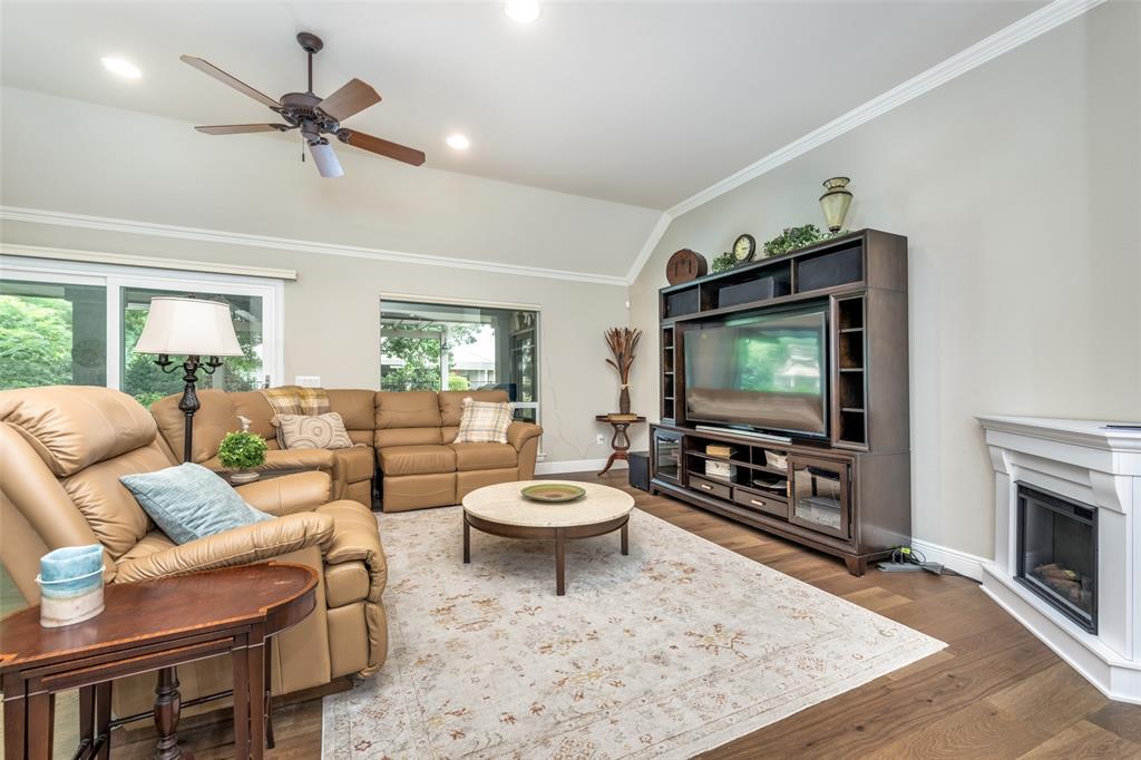 Denton, Texas, 76207, United States, 2 Bedrooms Bedrooms, ,2 BathroomsBathrooms,Residential,For Sale,1827842