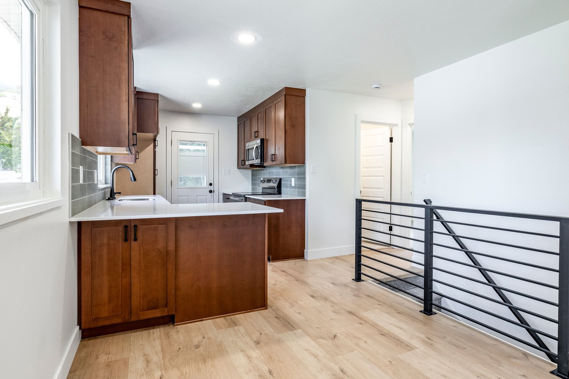 Fully Renovated Rambler With Large Primary En-Suite - 物件實景