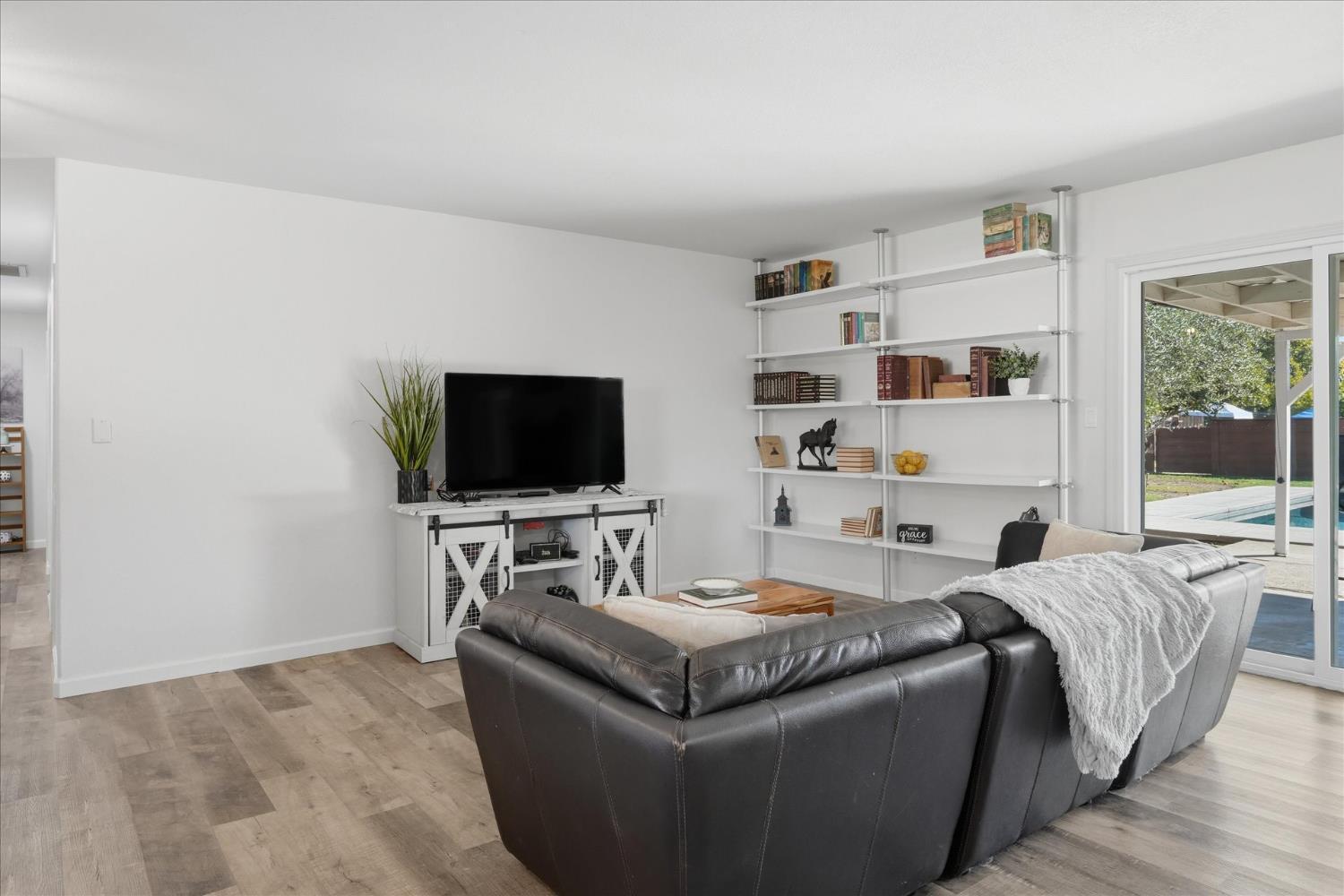 Sanger, California, 93657, United States, 3 Bedrooms Bedrooms, ,2 BathroomsBathrooms,Residential,For Sale,1982741