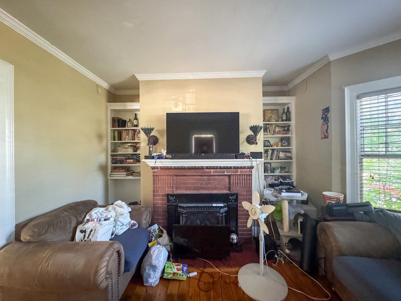 Burlington, Vermont, 05401, United States, 5 Bedrooms Bedrooms, ,2 BathroomsBathrooms,Residential,For Sale,1940886