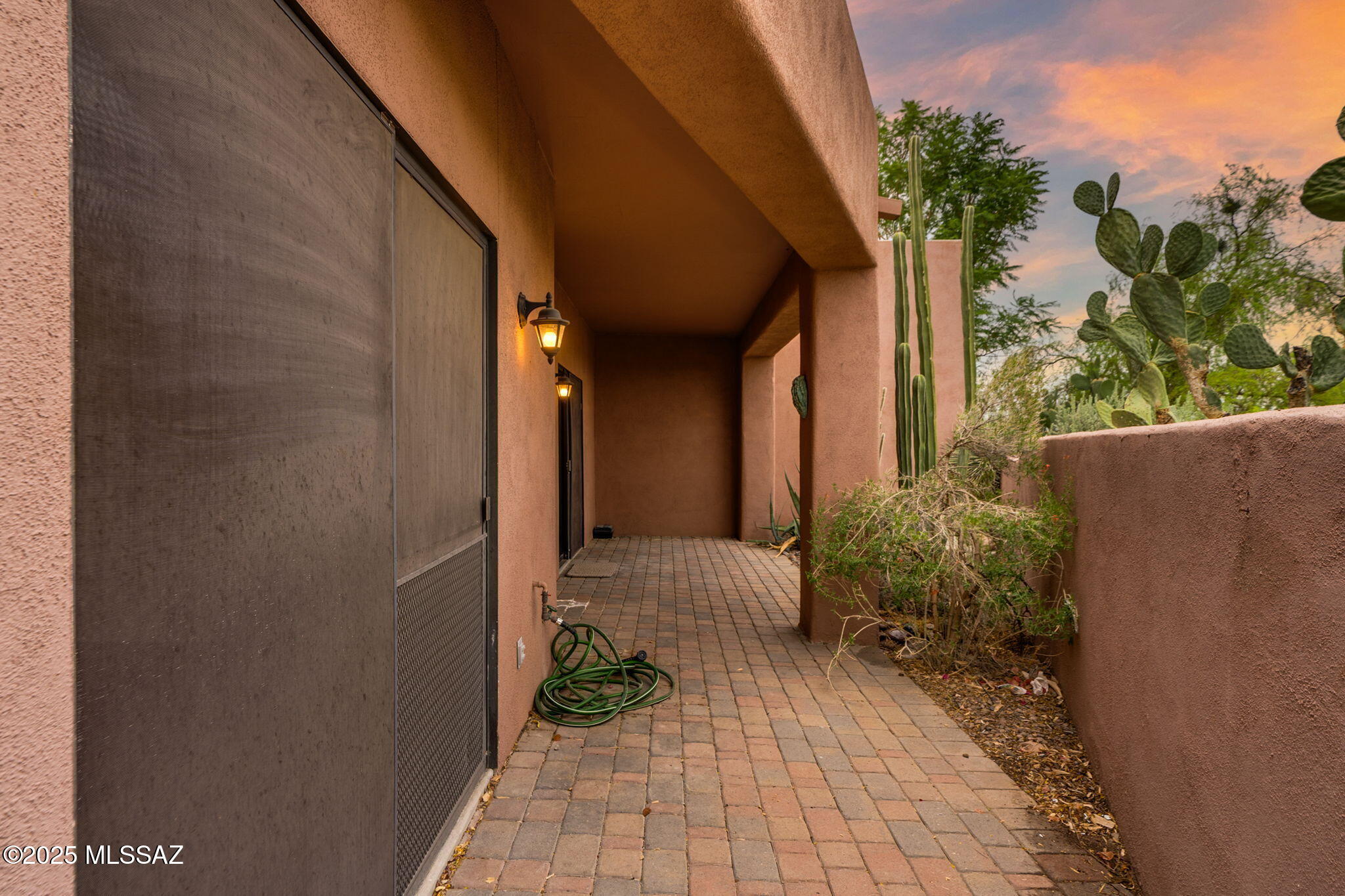 Tucson, Arizona, 85718, United States, 3 Bedrooms Bedrooms, ,2 BathroomsBathrooms,Residential,For Sale,1891107