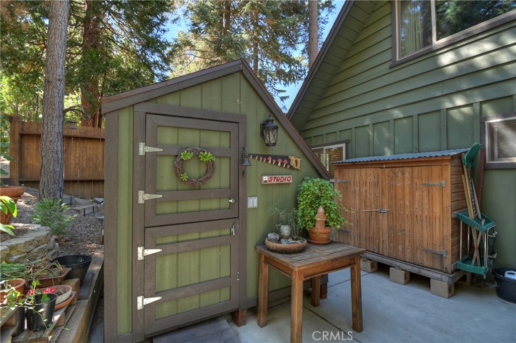 Lake Arrowhead, California, 92352, United States, 3 Bedrooms Bedrooms, ,1 BathroomBathrooms,Residential,For Sale,1988243