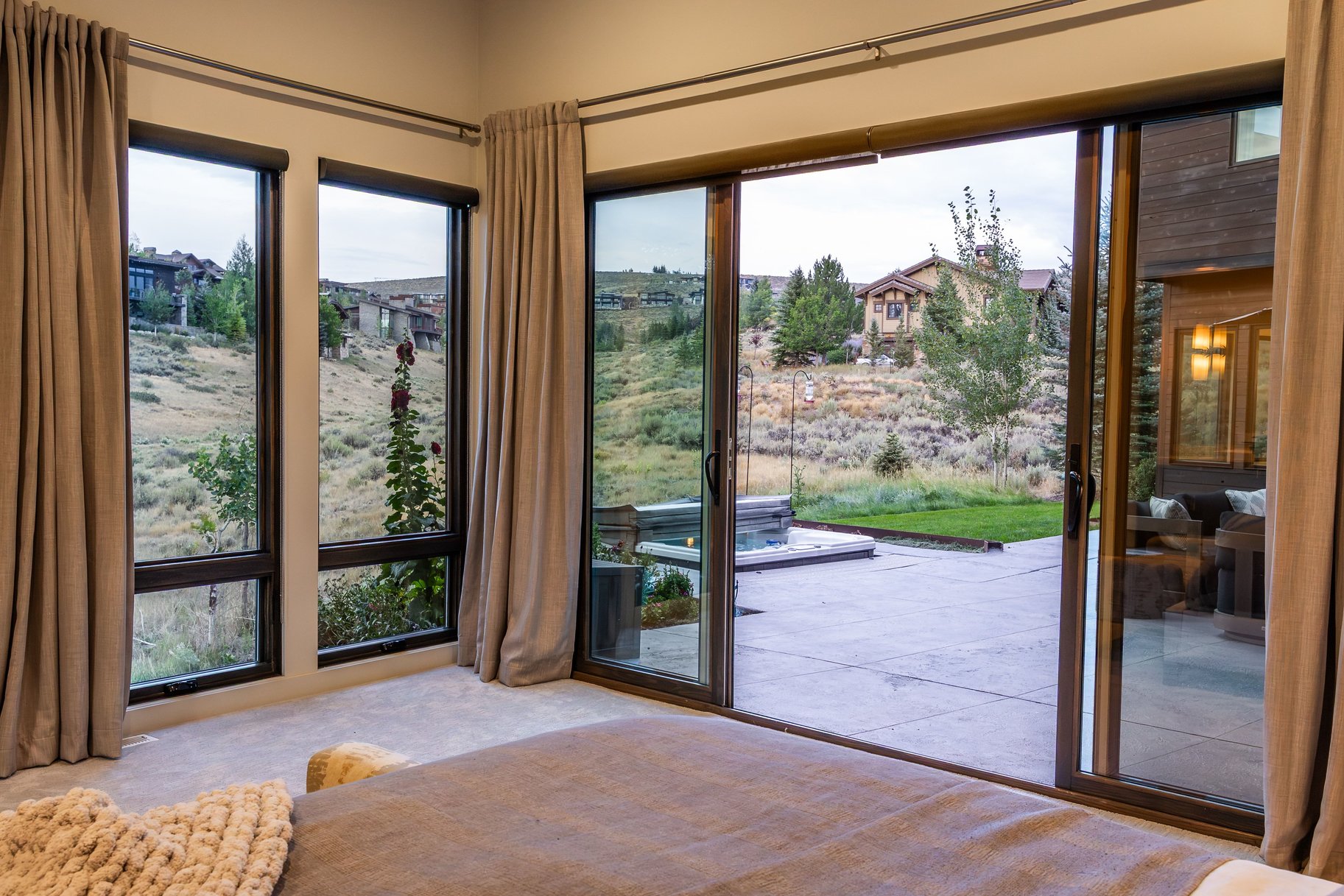  Contemporary Promontory Home with Exceptional Indoor-Outdoor Living - 物件實景