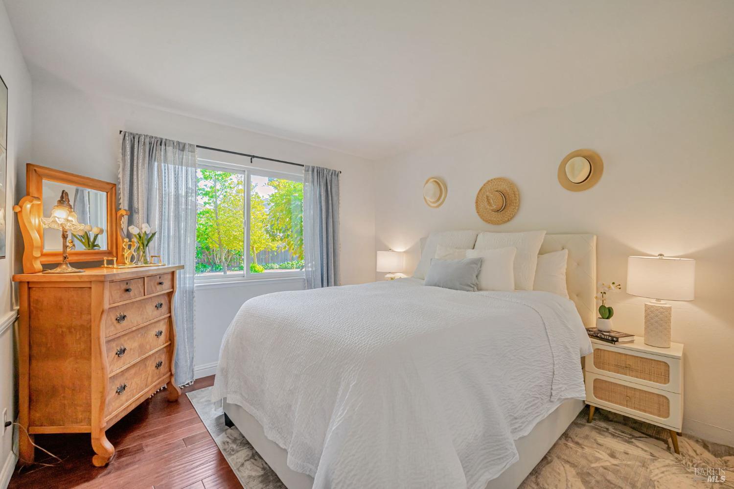 Santa Rosa, California, 95403, United States, 4 Bedrooms Bedrooms, ,4 BathroomsBathrooms,Residential,For Sale,1993510