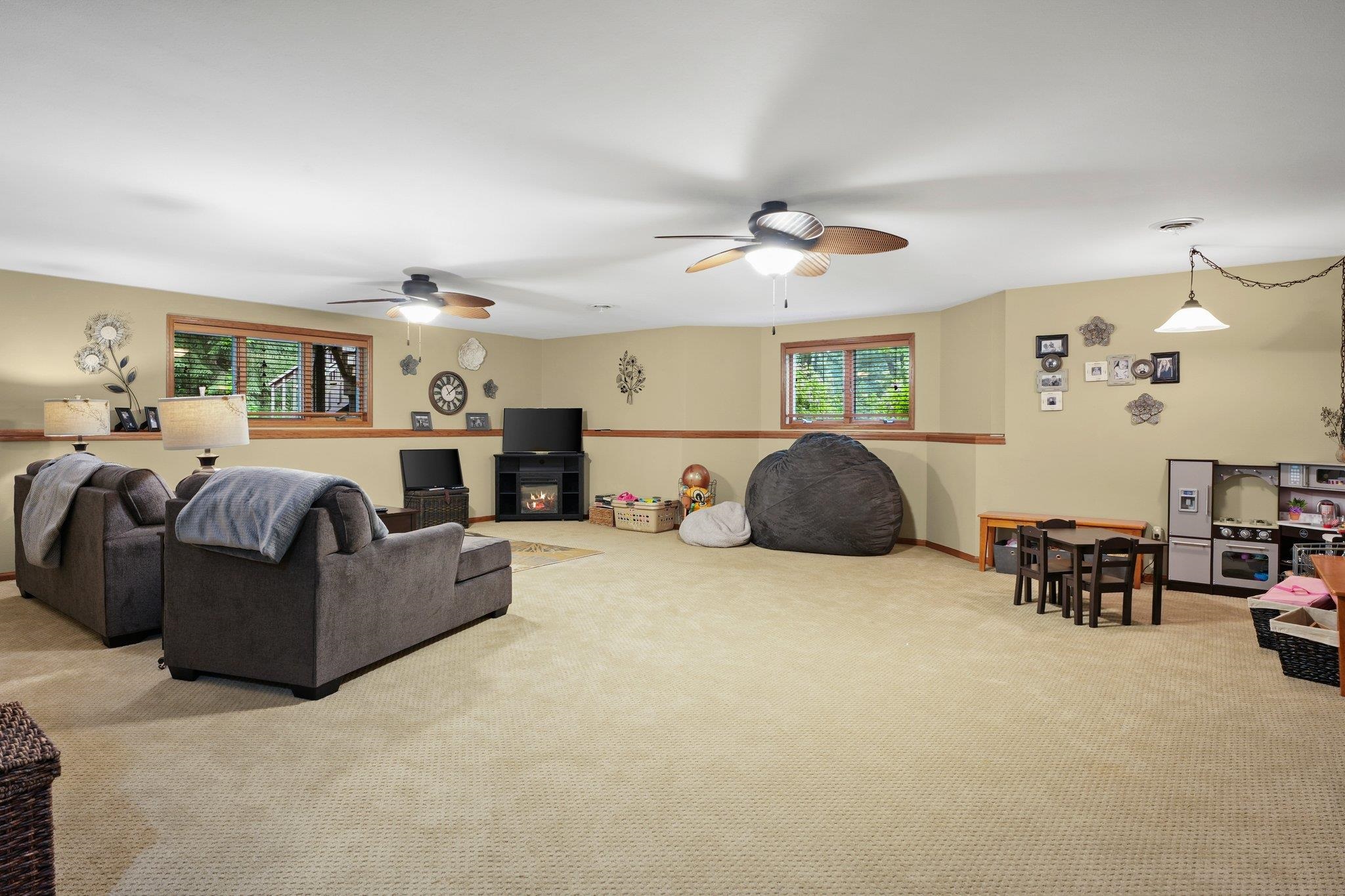 Spring Green, Wisconsin, 53588, United States, 4 Bedrooms Bedrooms, ,3 BathroomsBathrooms,Residential,For Sale,1930492