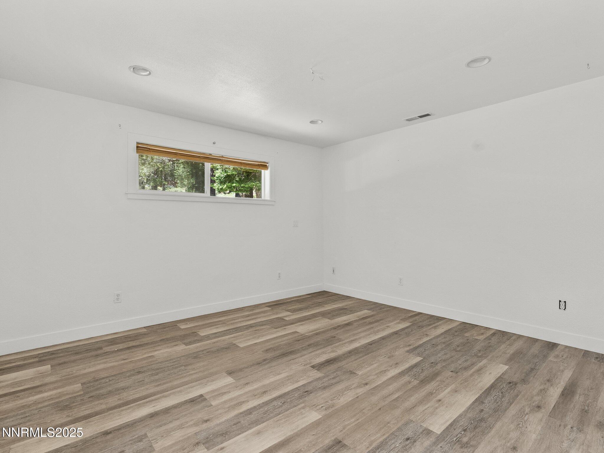 South Lake Tahoe, California, 96150, United States, 3 Bedrooms Bedrooms, ,2 BathroomsBathrooms,Residential,For Sale,1735880