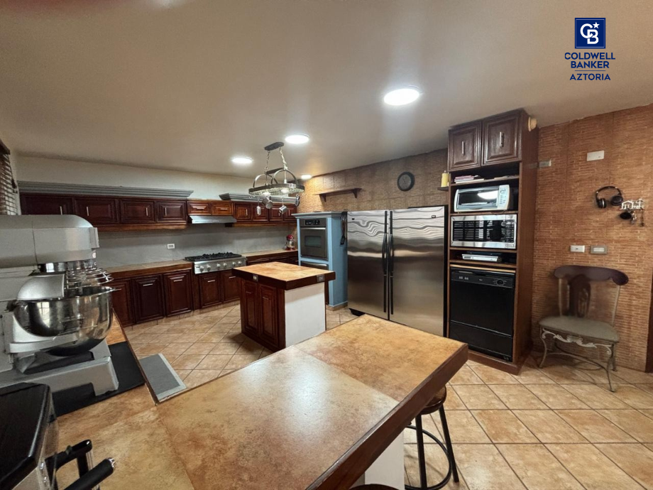 Centro, Tabasco, 86170, Mexico, 4 Bedrooms Bedrooms, ,5 BathroomsBathrooms,Residential,For Sale,1847447