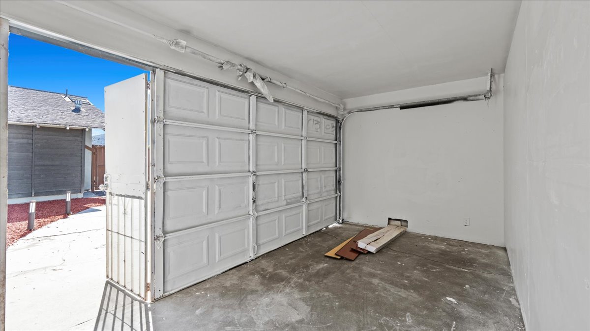 Compton, California, 90220, United States, 3 Bedrooms Bedrooms, ,2 BathroomsBathrooms,Residential,For Sale,1943002