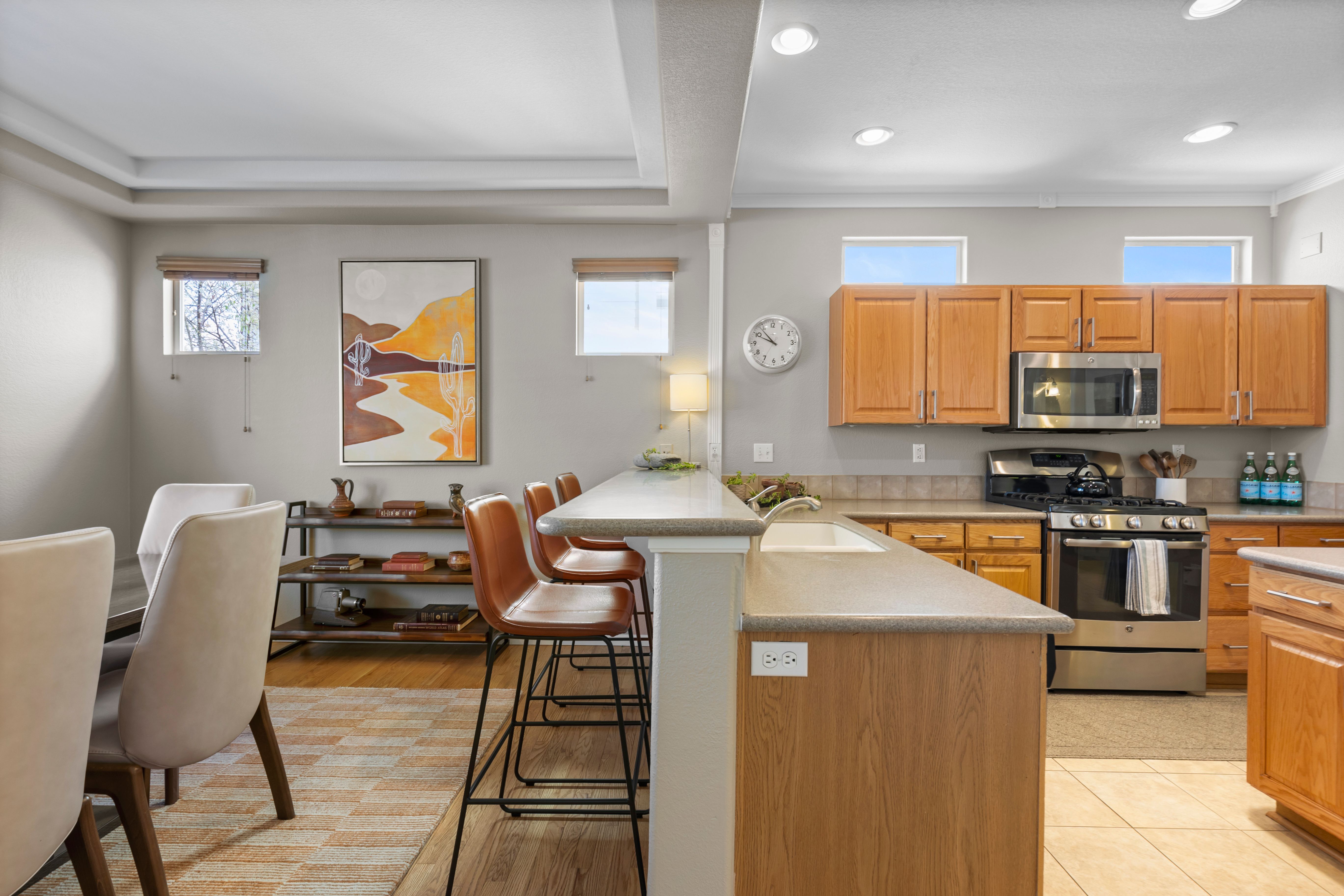  PRIME LOWRY LOCATION  UPDATED & METICULOUSLY MAINTAINED - 物件實景