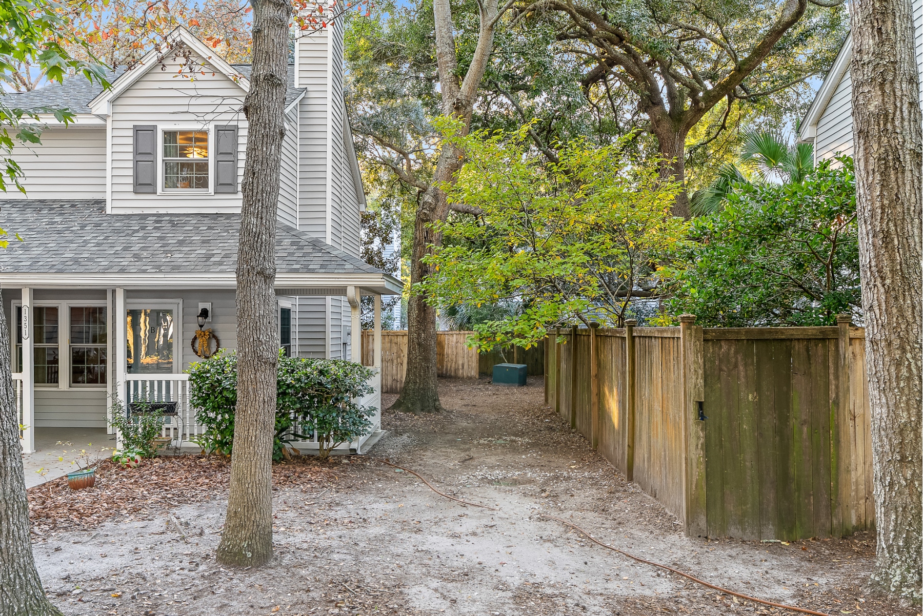  1351 Cassidy Court Unit B, Mount Pleasant - 物件實景