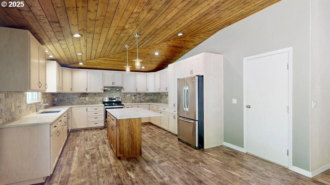 Gold Beach, Oregon, 97444, United States, 4 Bedrooms Bedrooms, ,3 BathroomsBathrooms,Residential,For Sale,1978600