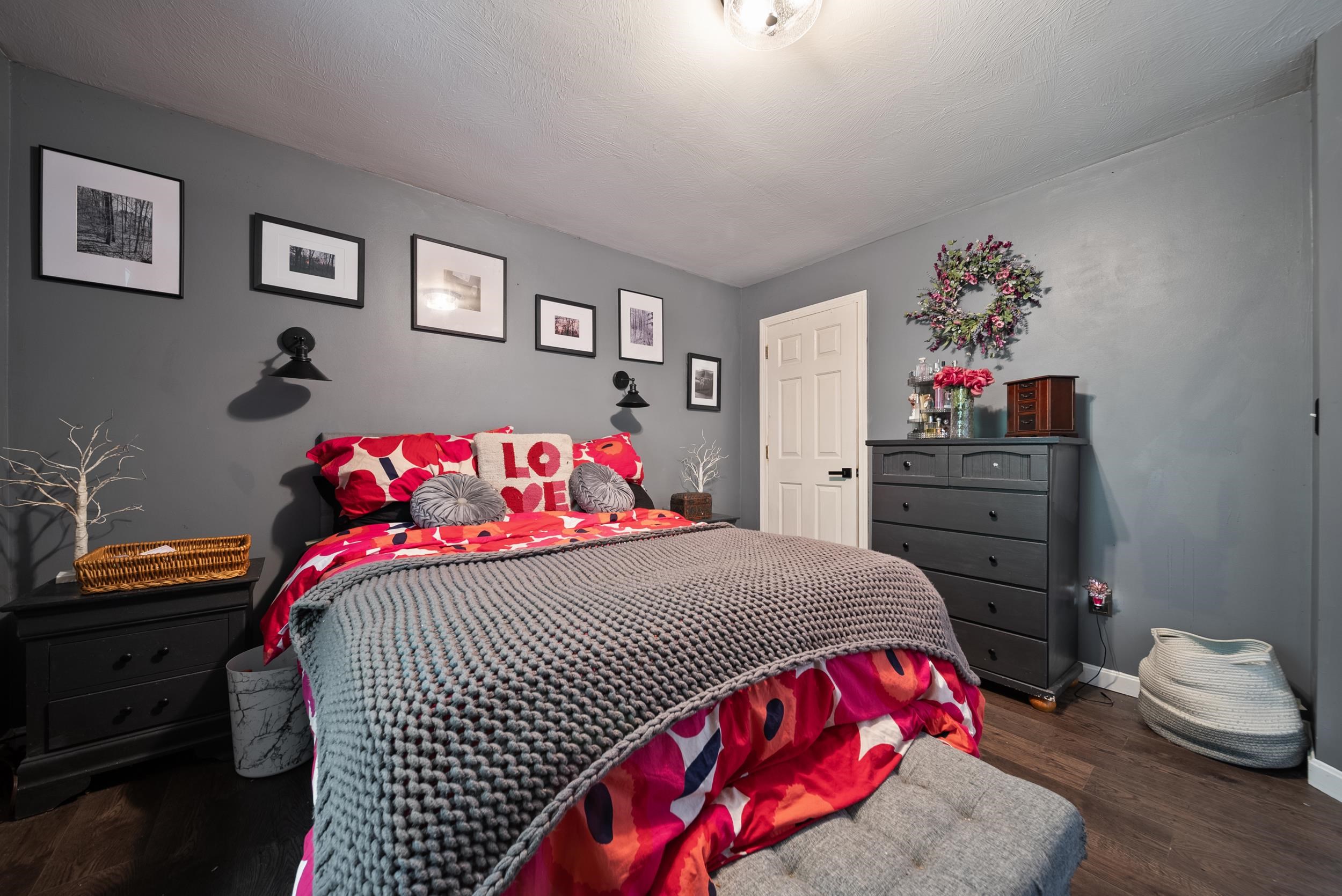 Derry, New Hampshire, 03038, United States, 3 Bedrooms Bedrooms, ,3 BathroomsBathrooms,Residential,For Sale,1885633