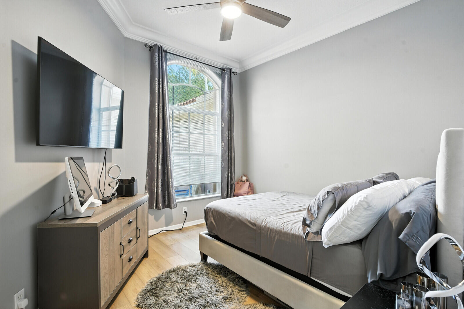 West Palm Beach, Florida, 33411, United States, 2 Bedrooms Bedrooms, ,2 BathroomsBathrooms,Residential,For Sale,1907135