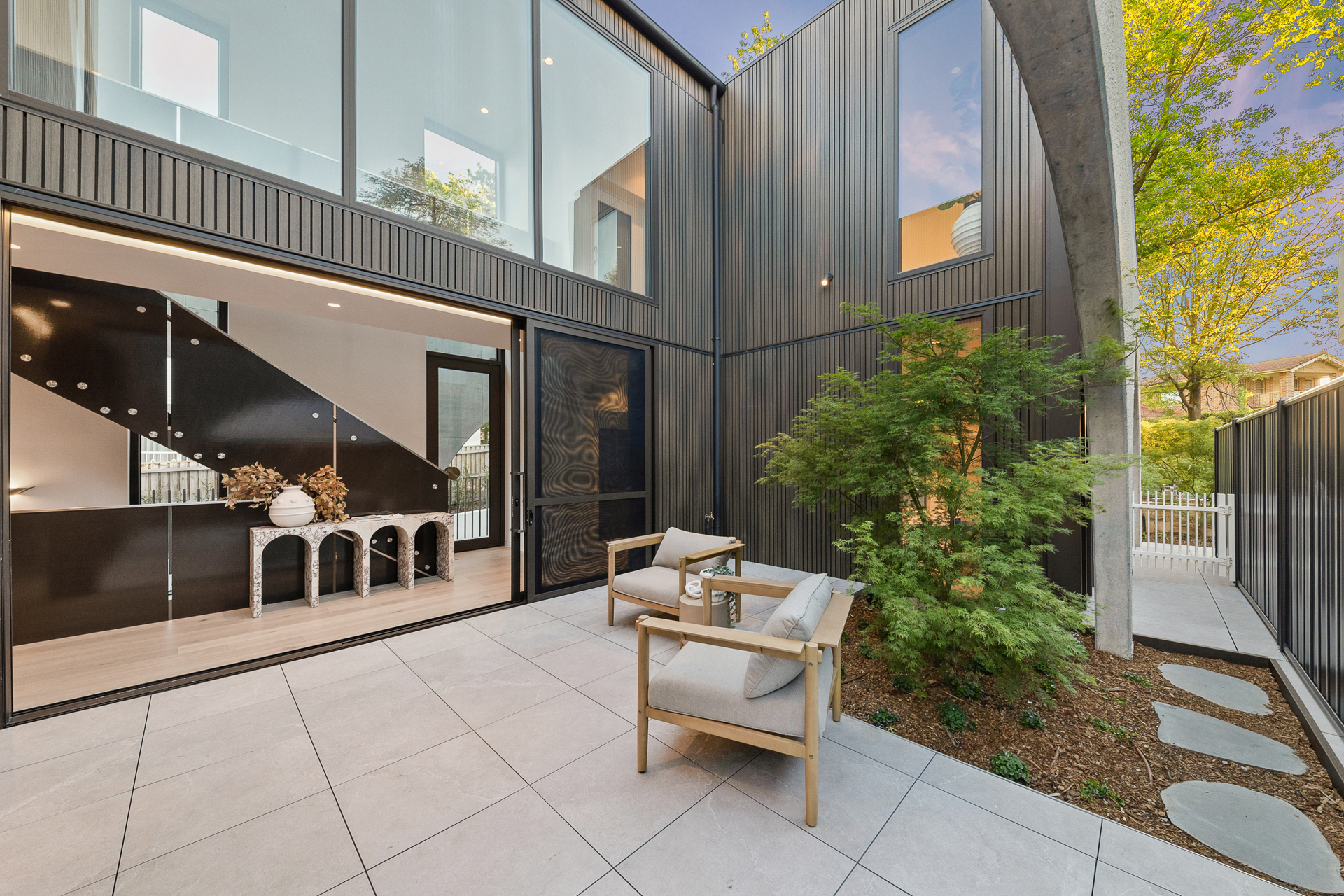  Lifestyle at the forefront in this sleek architectural residence - 物件實景