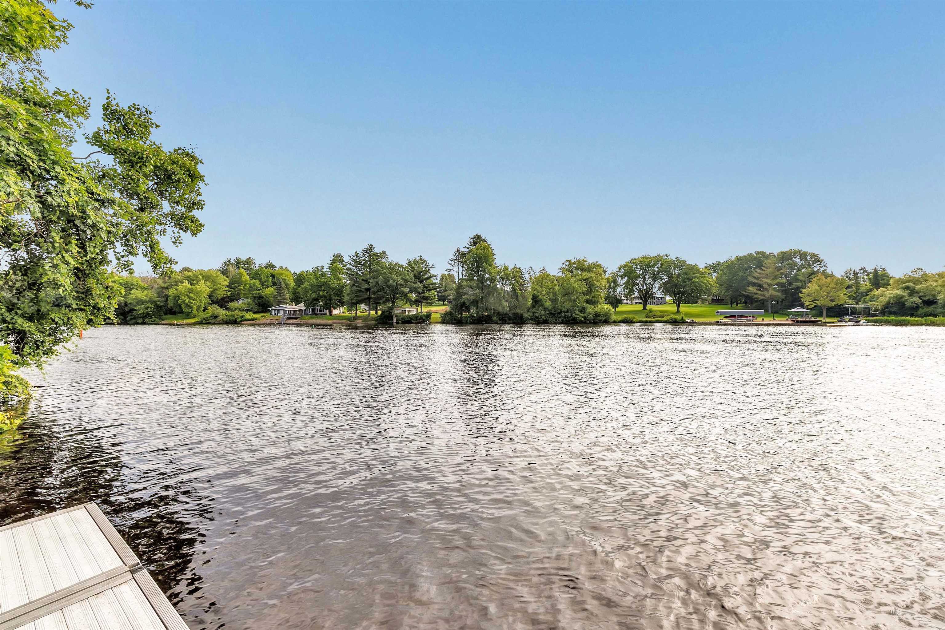 SHAWANO, Wisconsin, 54166, United States, 5 Bedrooms Bedrooms, ,3 BathroomsBathrooms,Residential,For Sale,1912460
