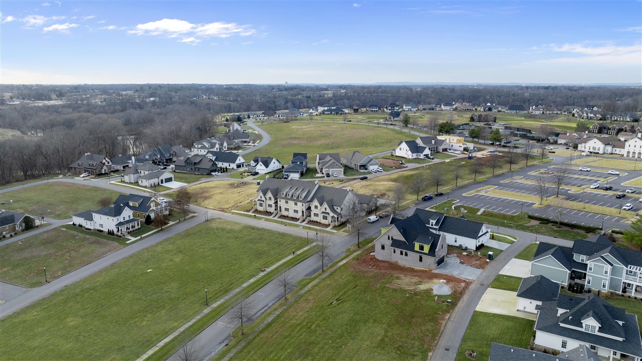 Bowling Green, Kentucky, 42103, United States, 3 Bedrooms Bedrooms, ,4 BathroomsBathrooms,Residential,For Sale,1941670