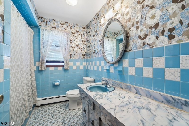 South Hackensack Twp., New Jersey, 07606-1533, United States, 5 Bedrooms Bedrooms, ,Residential,For Sale,2048539