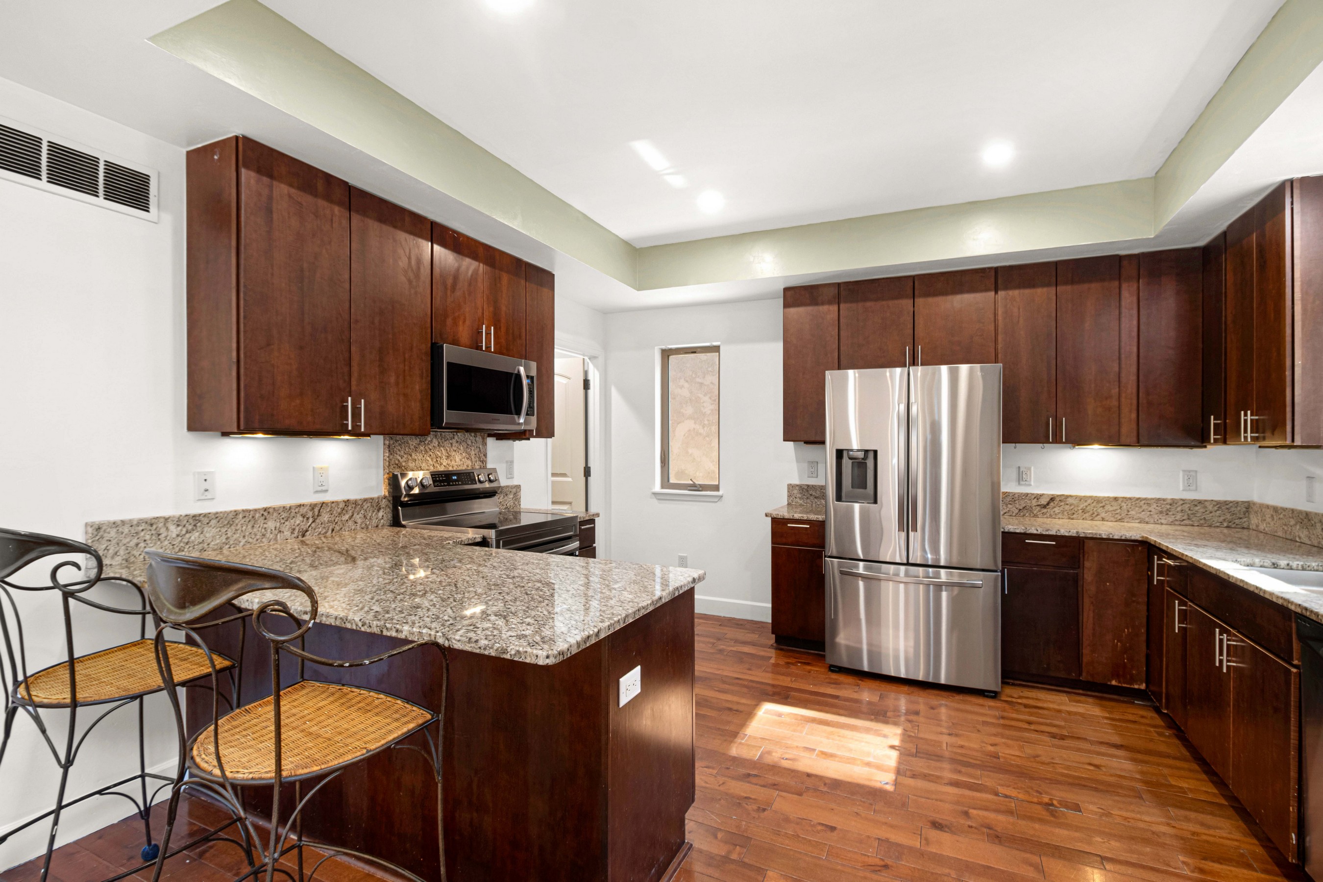  Exceptional Downtown Duplex Living - 物件實景