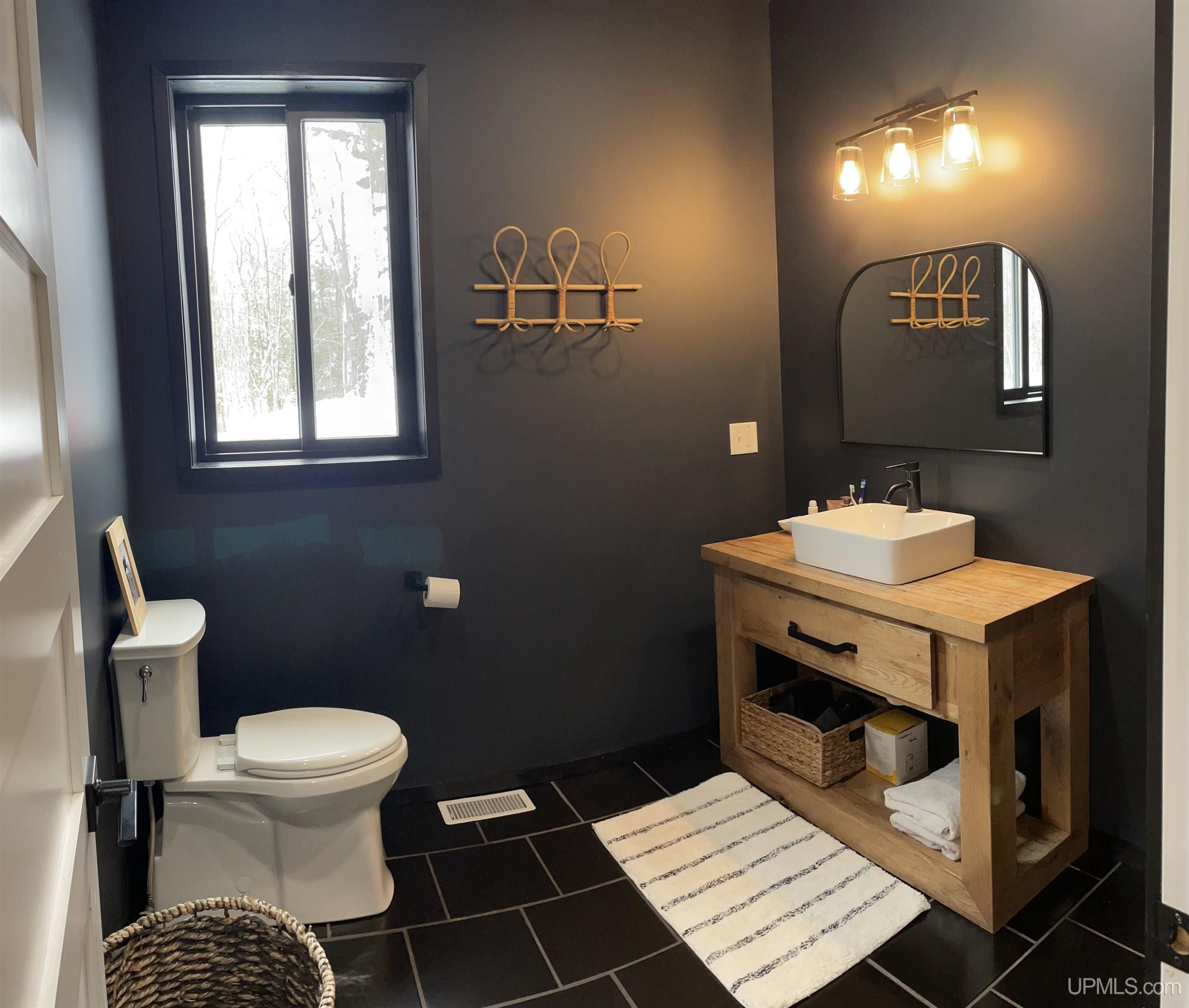 Hancock, Michigan, 49930, United States, 5 Bedrooms Bedrooms, ,3 BathroomsBathrooms,Residential,For Sale,1920535