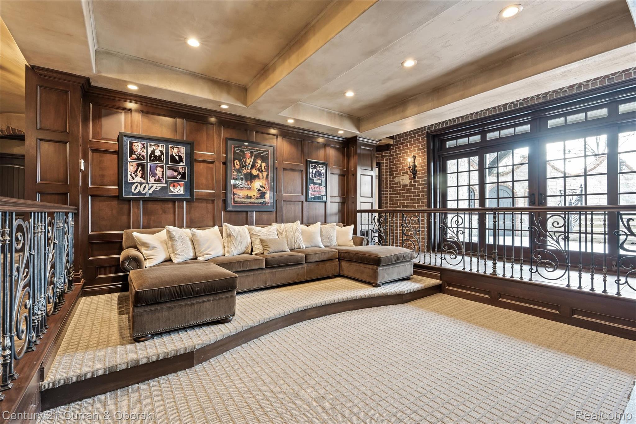 Northville, Michigan, 48168, United States, 4 Bedrooms Bedrooms, ,7 BathroomsBathrooms,Residential,For Sale,2038864