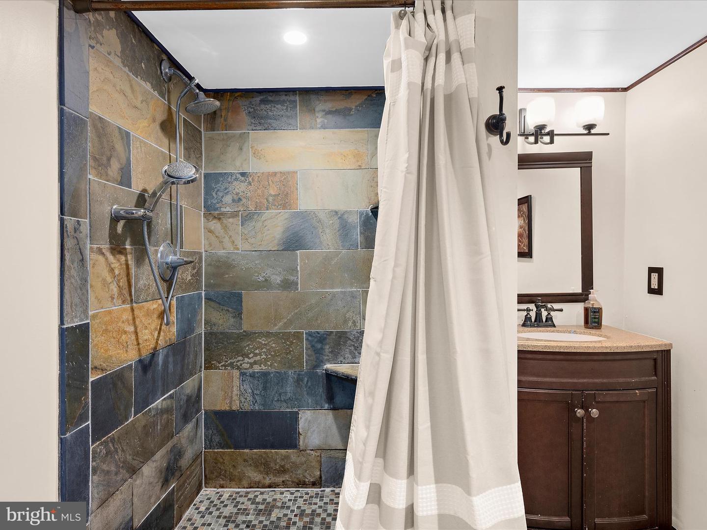 Arnold, Maryland, 21012, United States, 5 Bedrooms Bedrooms, ,3 BathroomsBathrooms,Residential,For Sale,1972658