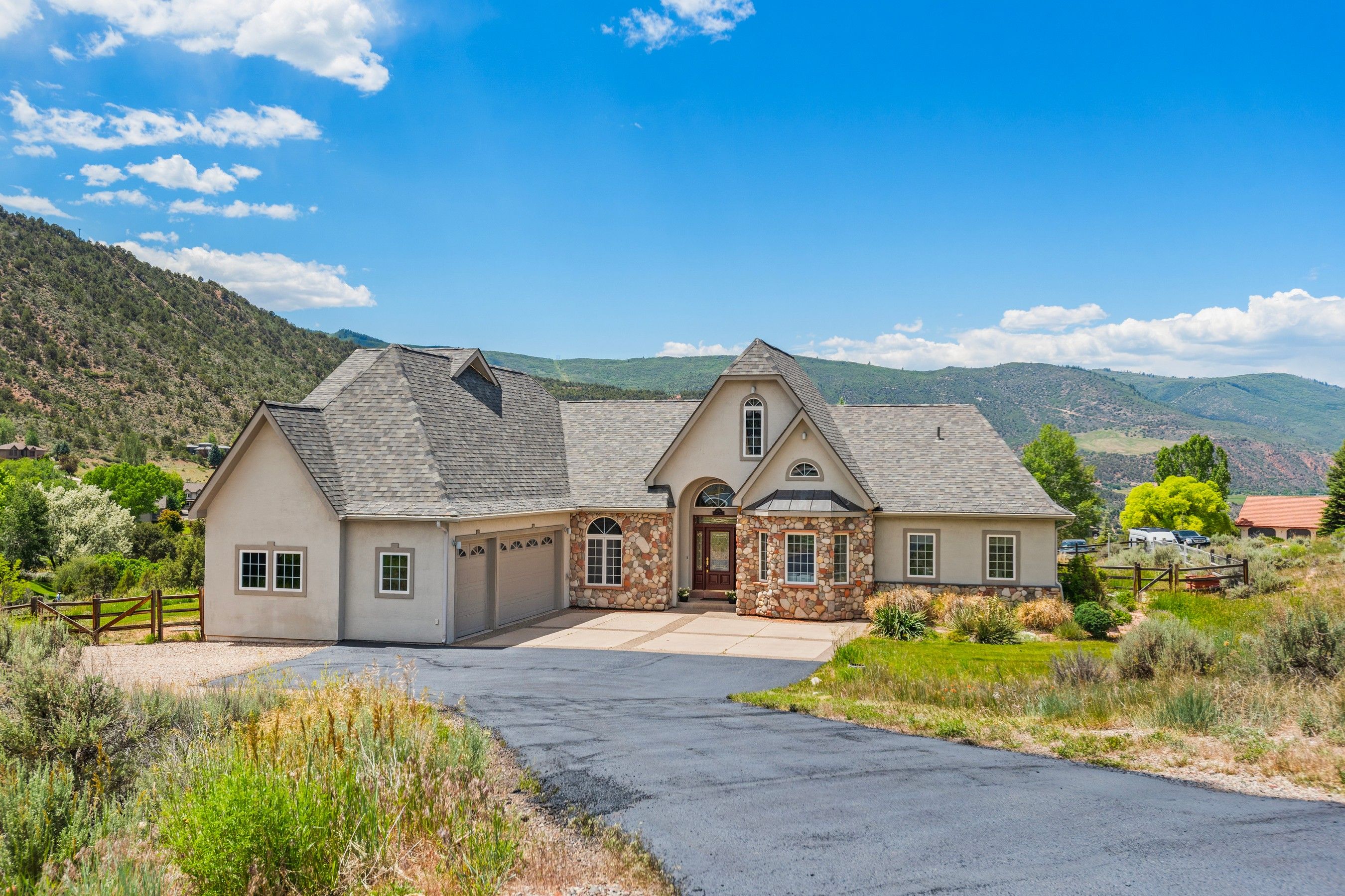  Move-In Ready Mountain Living - 物件實景
