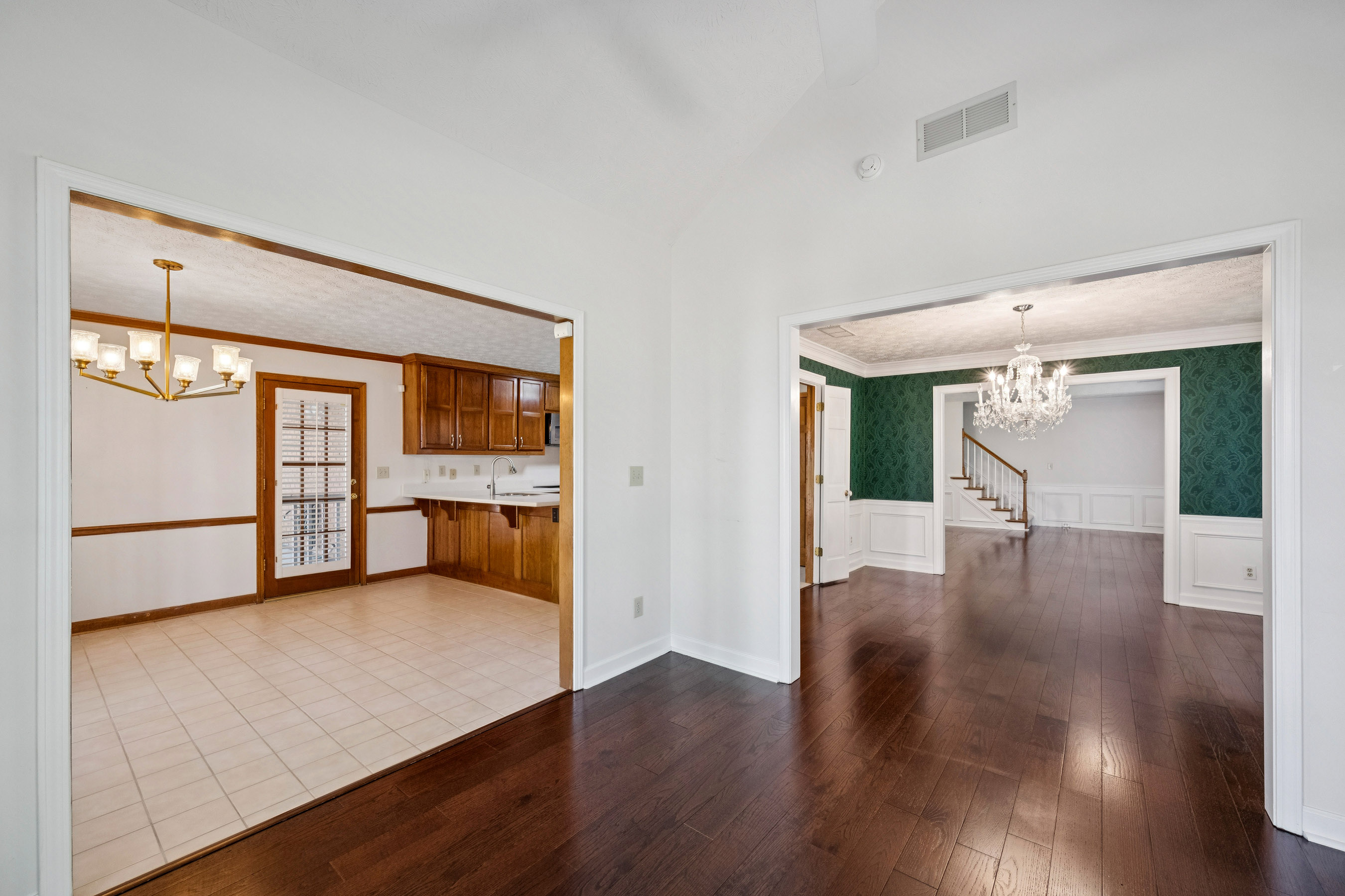  Beautifully Maintained Brick Home on Quiet Cul-de-sac Near Downtown Roswell - 物件實景