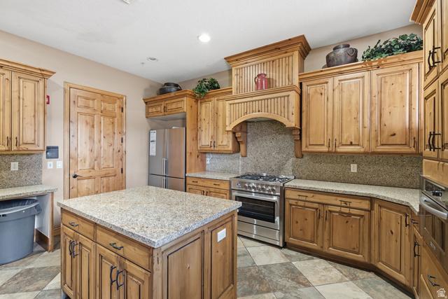Saratoga Springs, Utah, 84045, United States, 6 Bedrooms Bedrooms, ,4 BathroomsBathrooms,Residential,For Sale,2043182