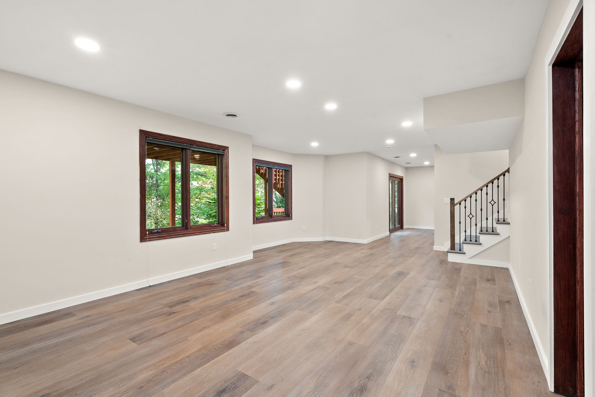  Fully Updated 5 Bedroom Home on Private, Wooded Lot in Gated Community - 物件實景